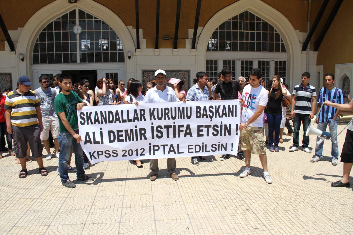 Adana\'da \'Kpss\' Protestosu