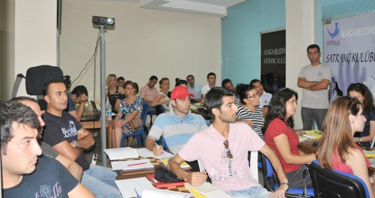 Aliağa Belediyesi, Satranç Antrenörleri Yetiştiriyor