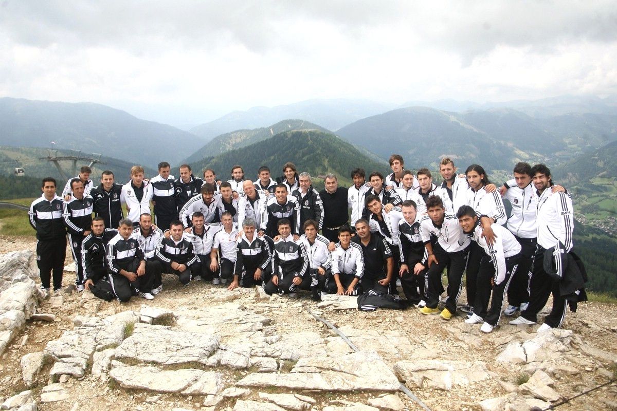 Beşiktaş\'ta Neşeli Gezi