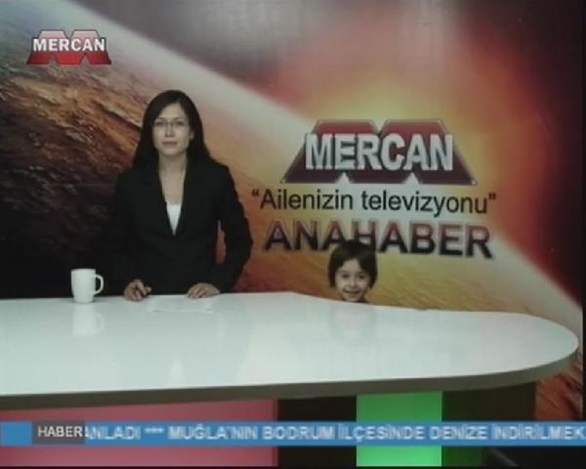Canlı Yayın Sunan Spikere Kızından Şok