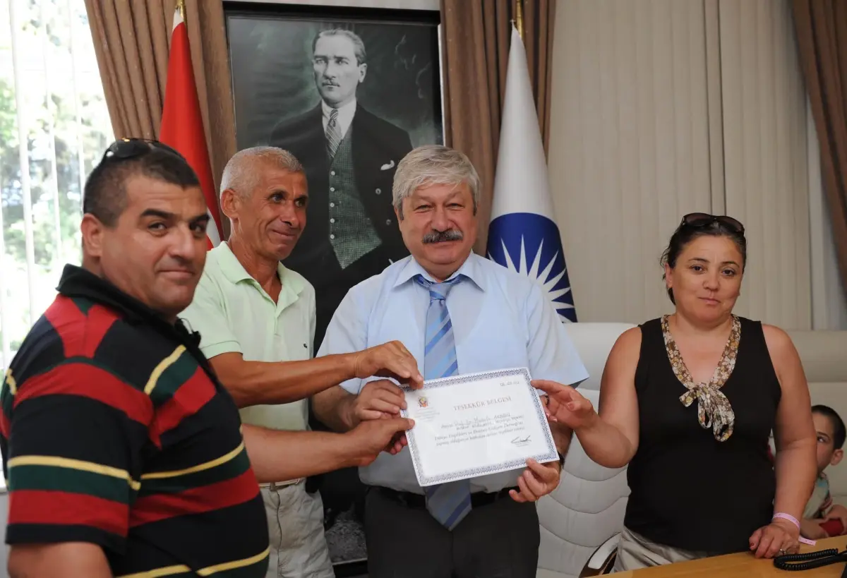 Engellilerden Akaydın'a Teşekkür Belgesi