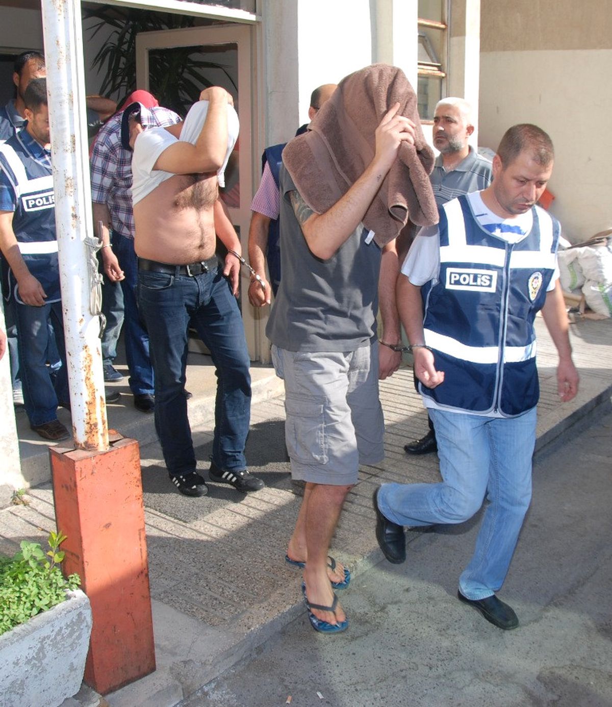 Fuhuş Çetesi Operasyonunda 6 Tutuklama