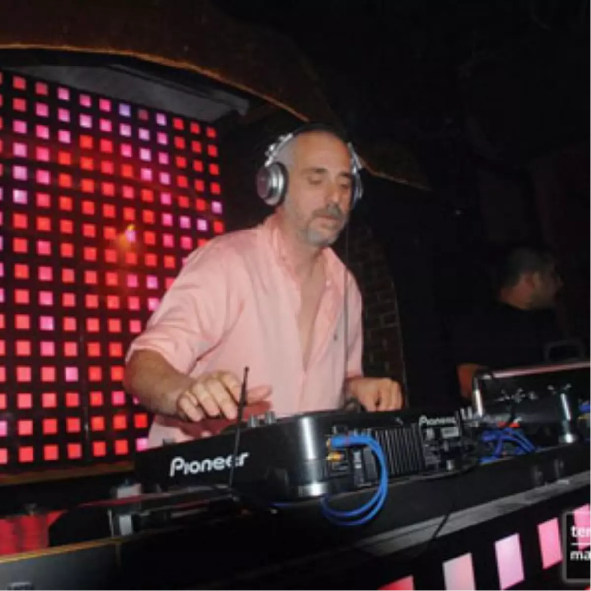 İki Ünlü Dj Aynı Partide!