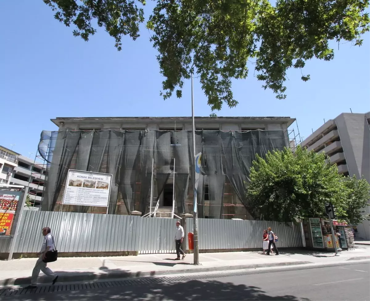 İzmir\'de Tarihi Binalara Çağdaş Düzenleme