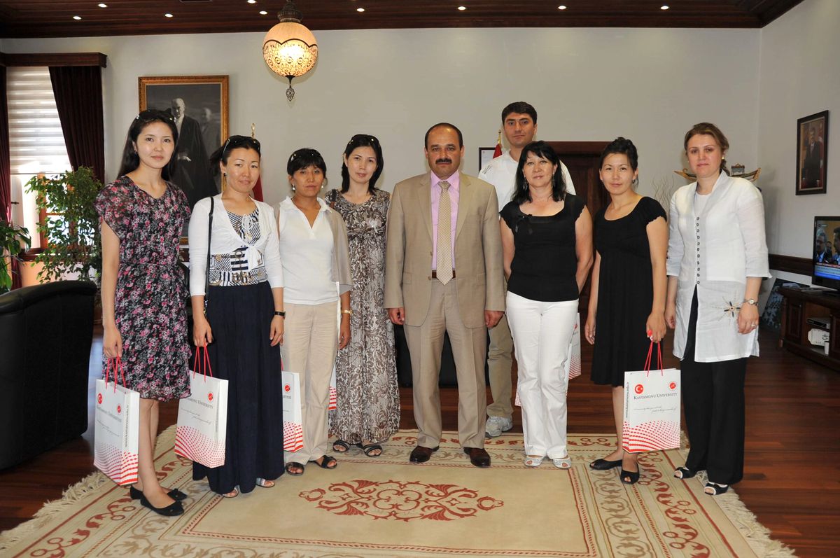 Kastamonu Üniversitesi\'ne Kazak Öğrenciler Gelmeye Devam Ediyor