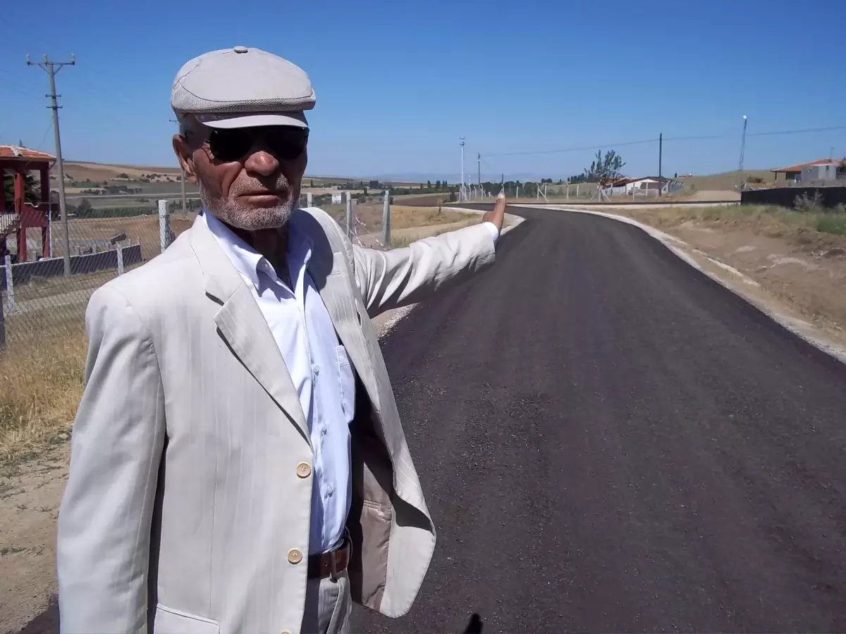 Kırıkkale'de Bir Köy Muhtarı, Köyün Sıkıntılarını Gazete Yolu ile Duyurdu