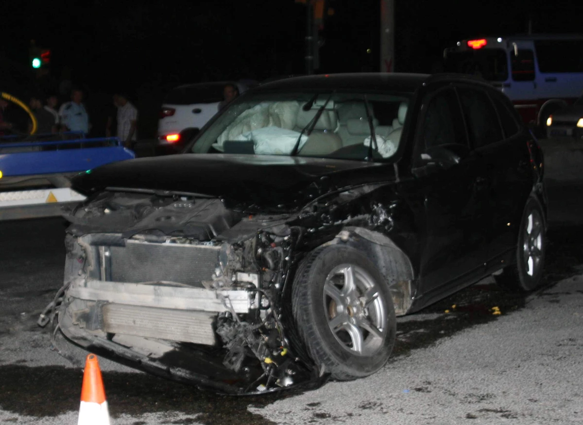 Konya\'da Trafik Kazaları: 8 Yaralı