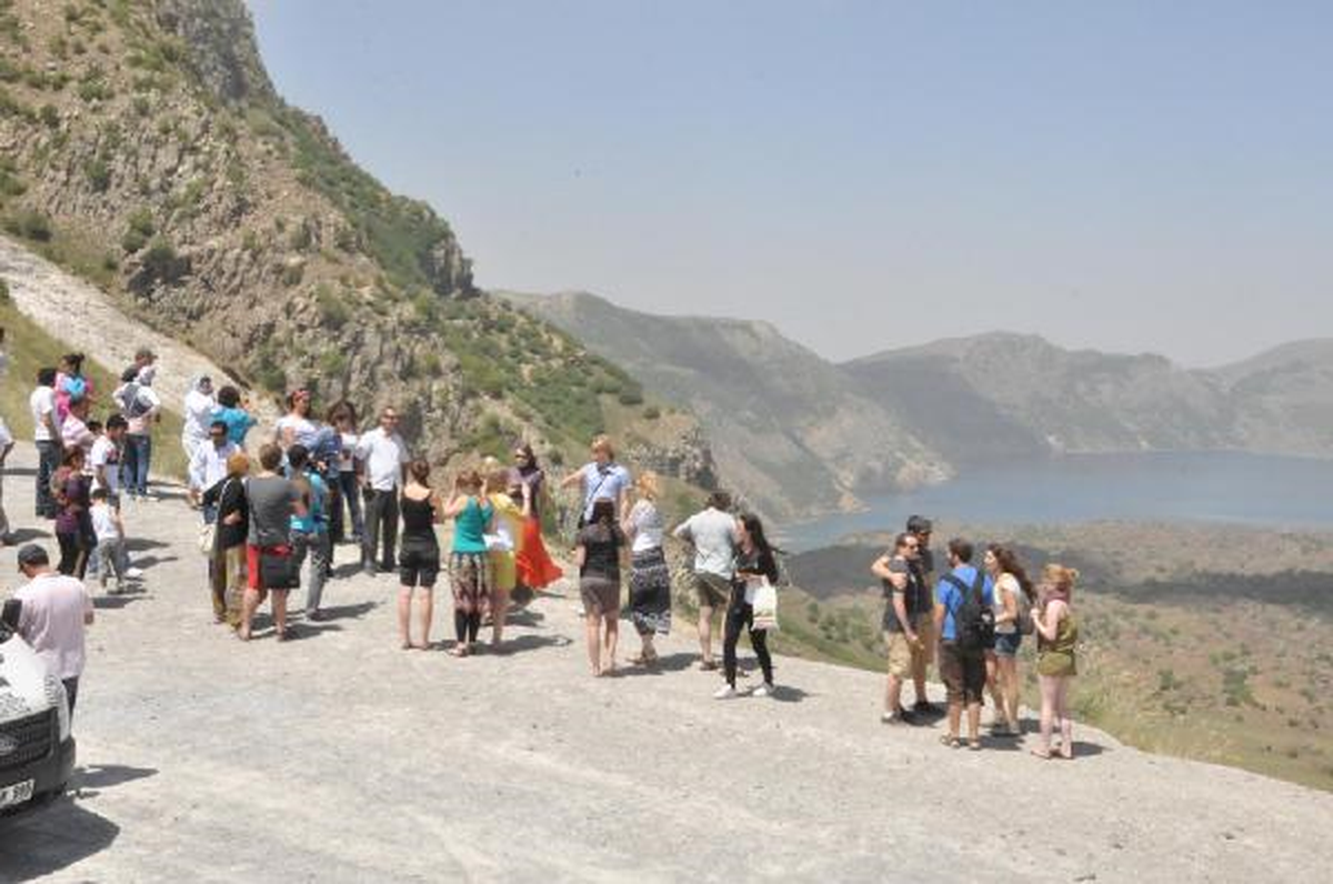 Nemrut\'tan Nemrut\'a Tarihi Keşif Gezisi Bitlis\'te Son Buldu