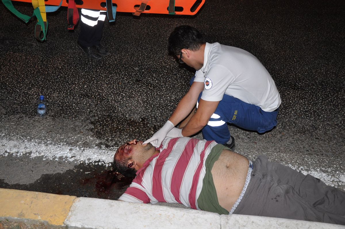 Polis Ekibi Kaza Yaptı: 1 Ağır Yaralı