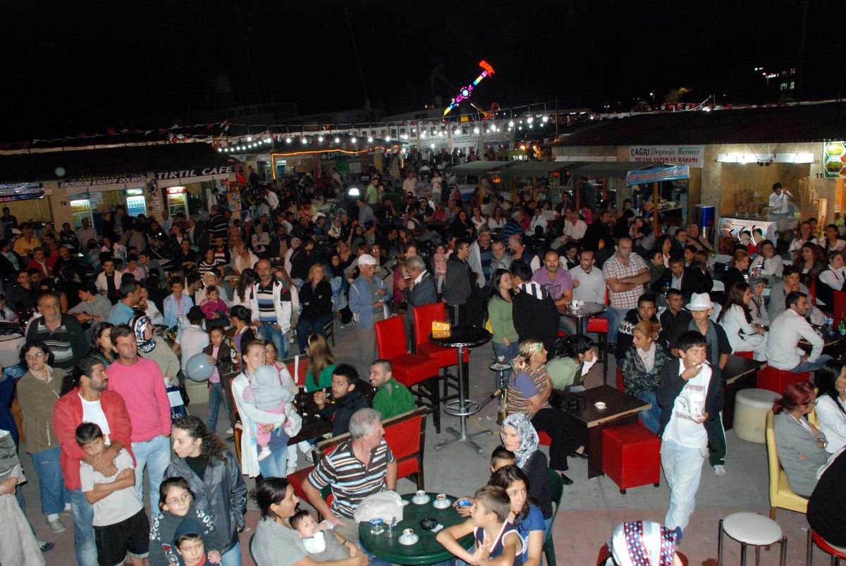 Ramazan Şehrinde Dükkanların Yüzde 60\'ı Doldu