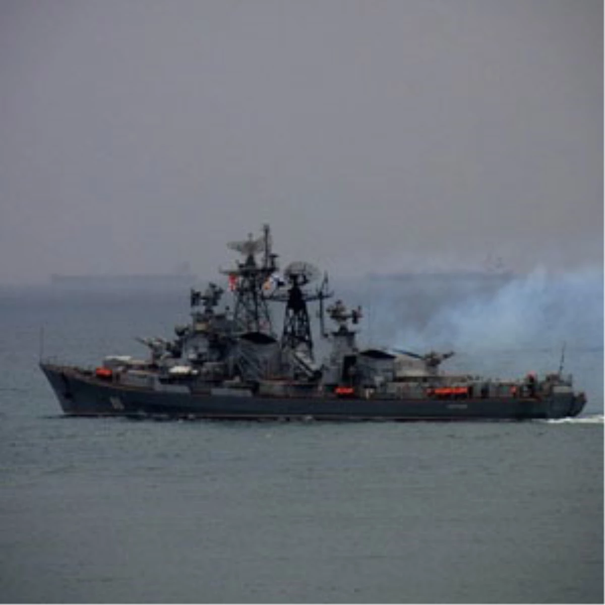 Rus Savaş Gemisi Smetliviy İstanbul Boğazını Geçti