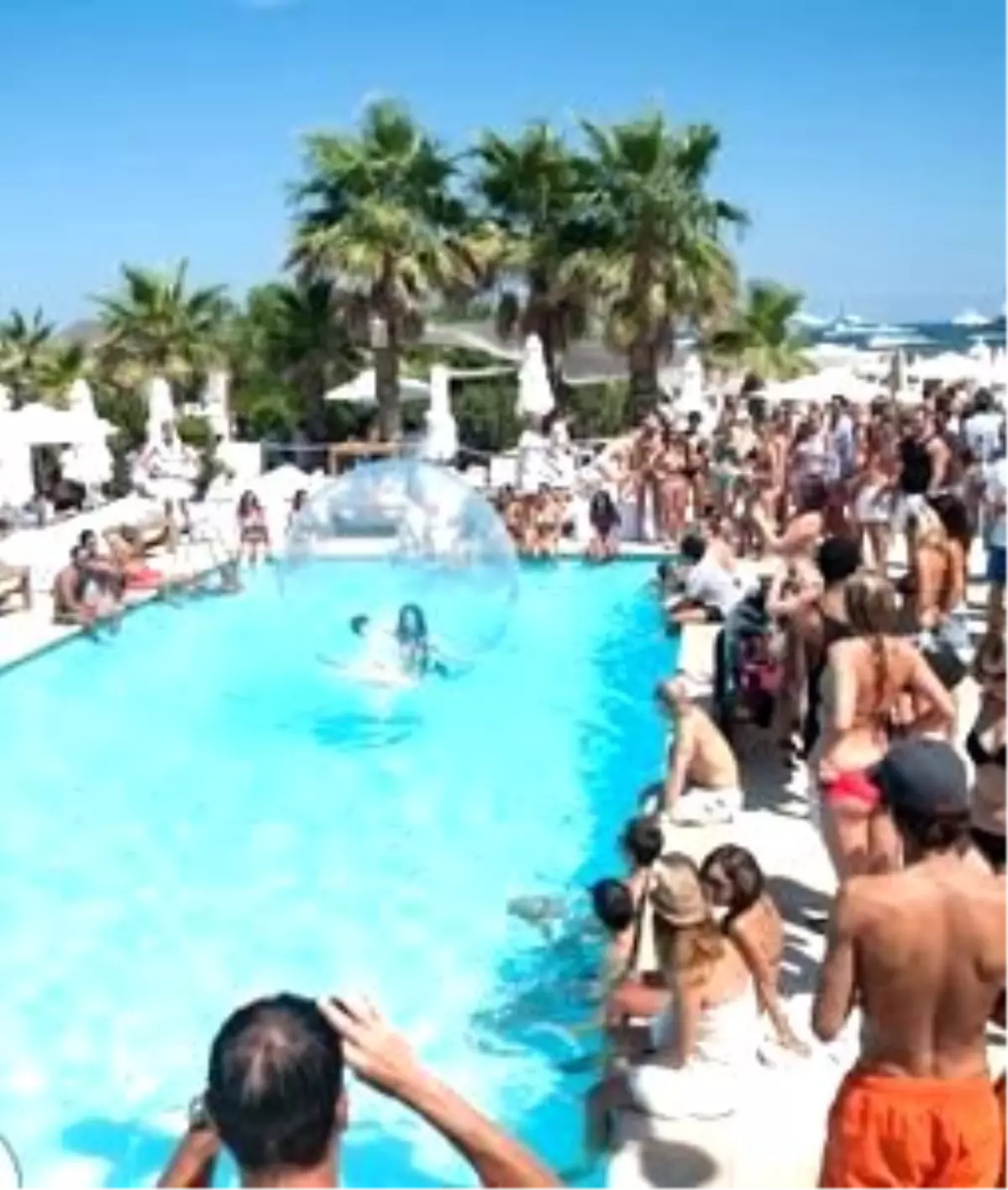 Saint Tropez\'deki Beach Club\'lar!