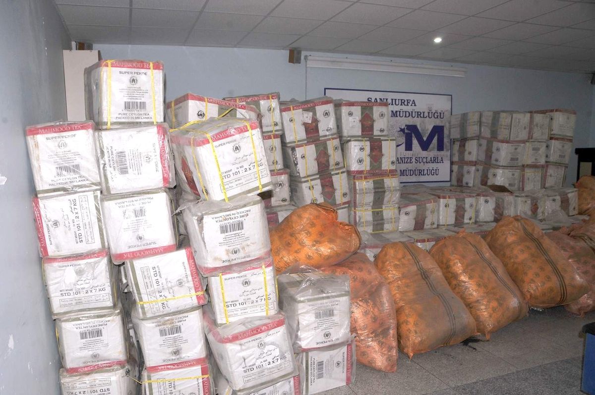 Şanlıurfa\'da 3 Ton 200 Kilo Kaçak Çay Ele Geçirildi