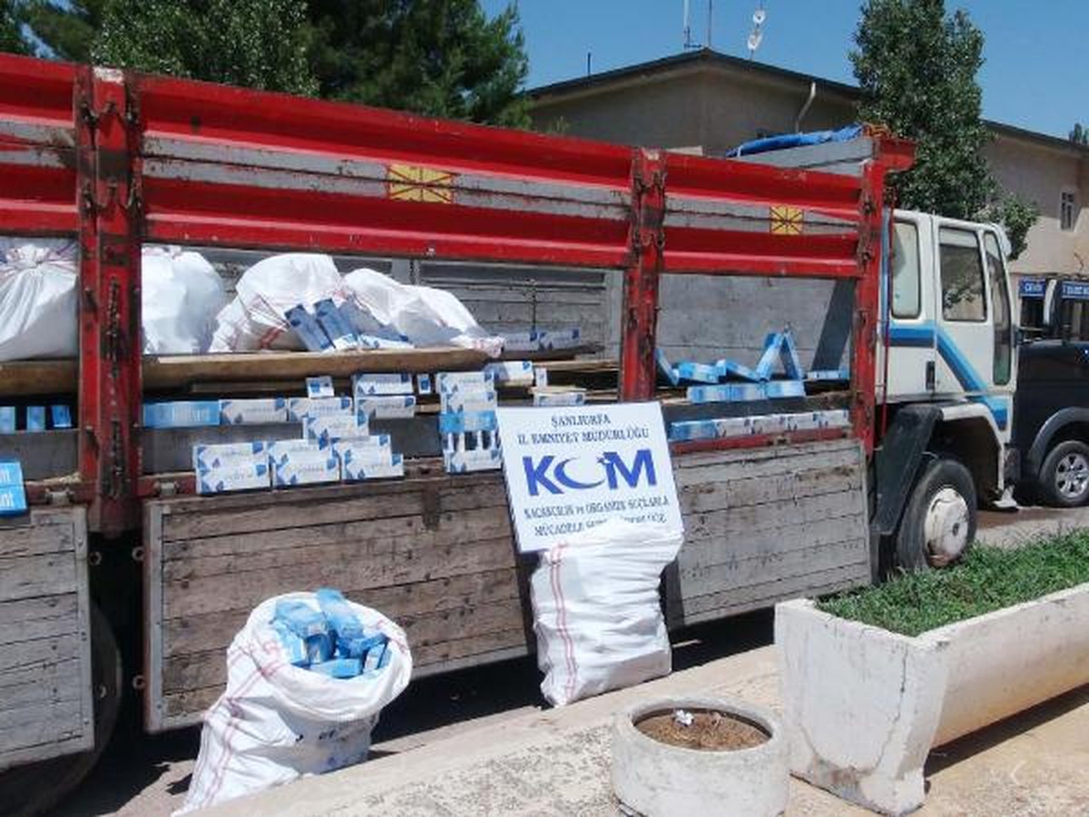 Şanlıurfa\'da Kaçak Çay ve Sigara Operasyonu