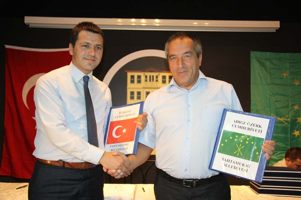 Tahtaköprü ile Tahtamukay Kardeş Oldu