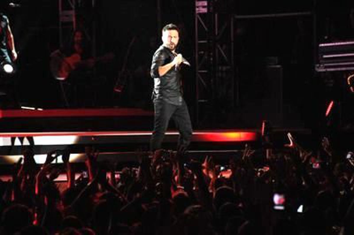Tarkan 19 Yıllık Özlemi Bitirdi