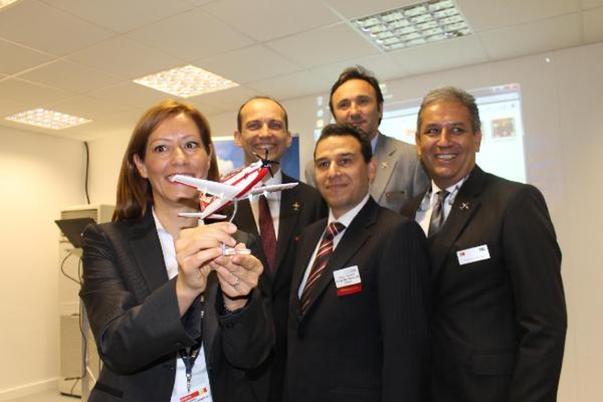Türkiye\'nin Hürkuş\'u Farnborough Havacılık Fuarı\'nda Tanıtıldı
