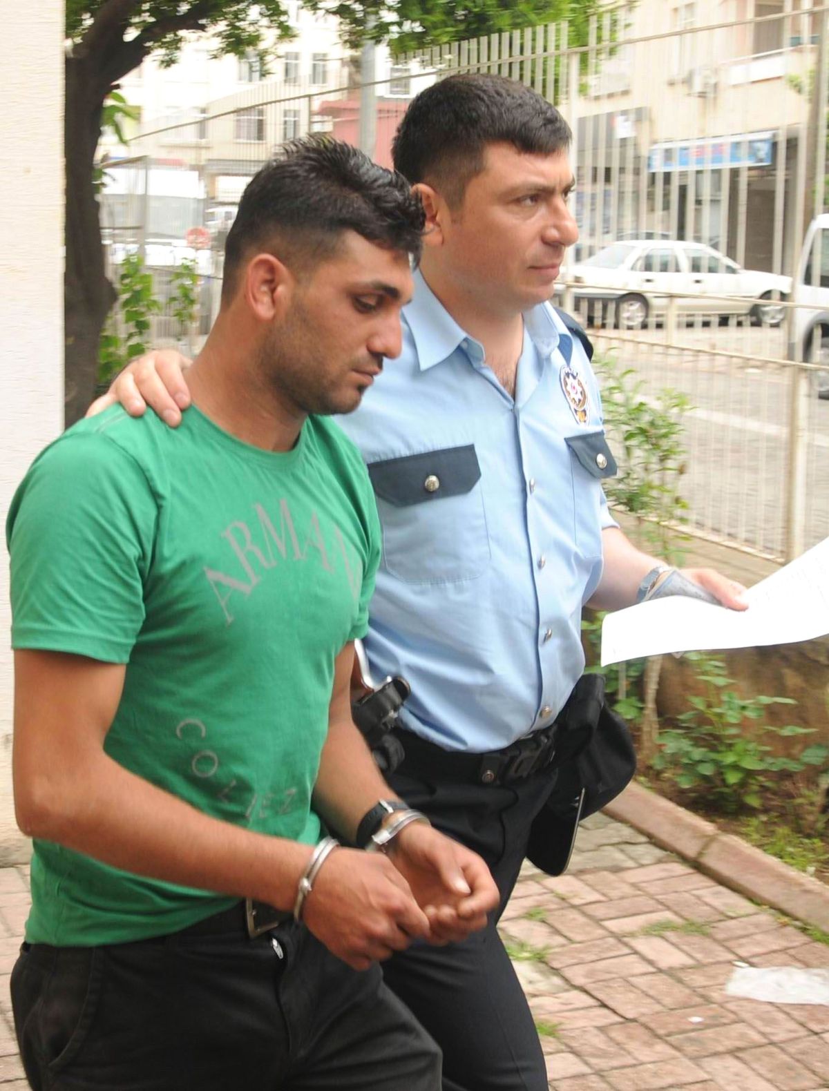 Üniversiteli Kızı Öpme Davası
