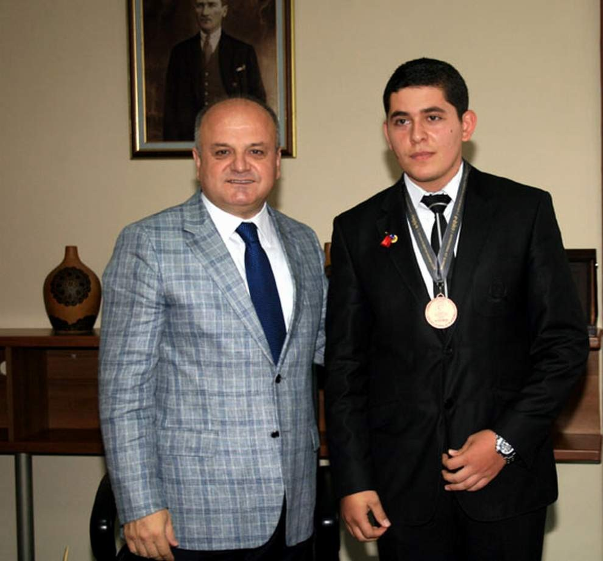 Vali Çakacak Proje Yarışmalarında Derceye Giren Öğrencileri Ödüllendirdi