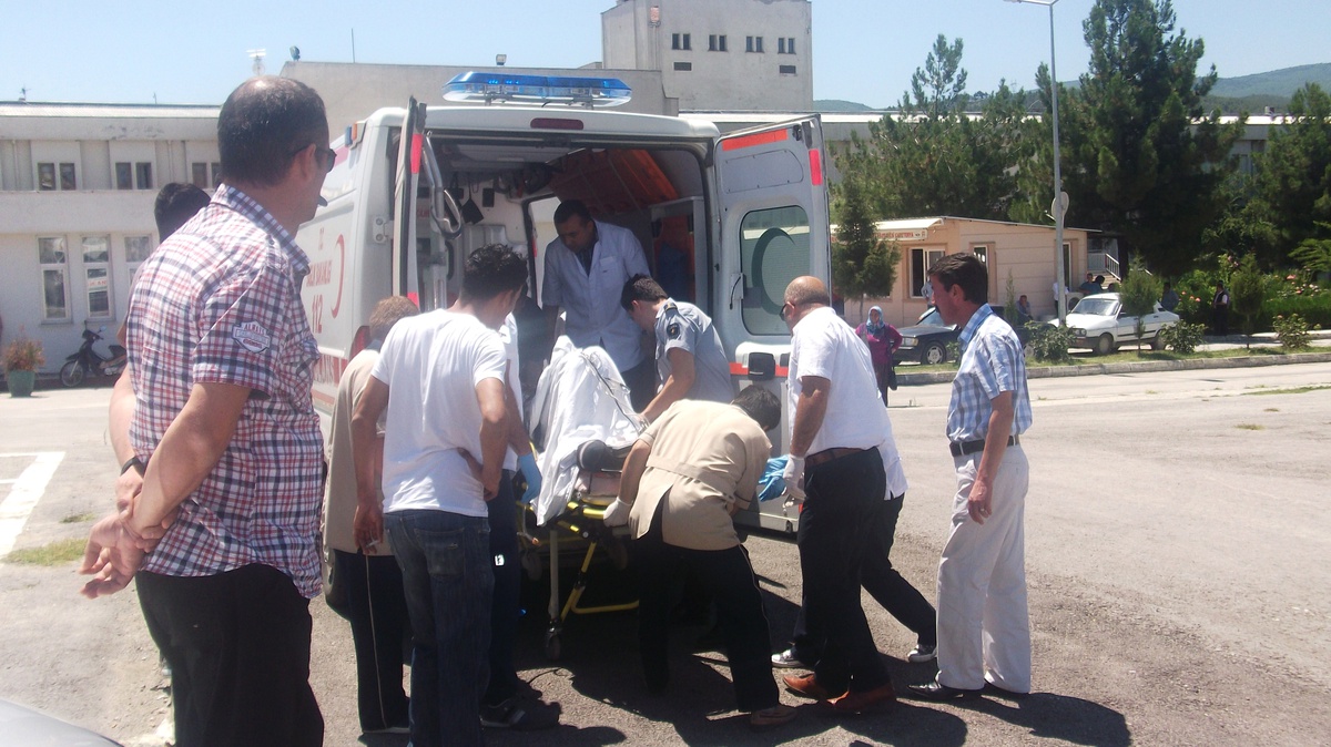 Yaralı Sürücüyü Hava Ambulansı Sevk Etti