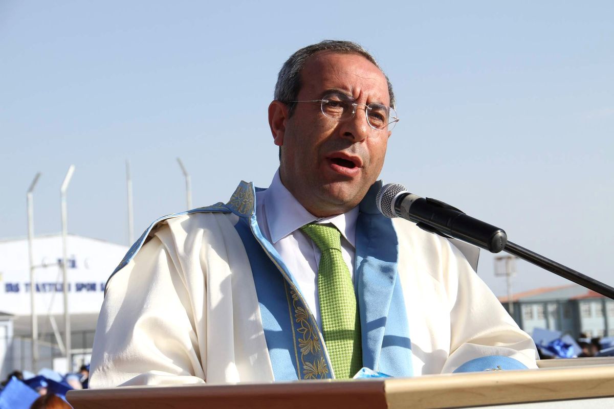 Yyü\'de Mezuniyet Sevinci