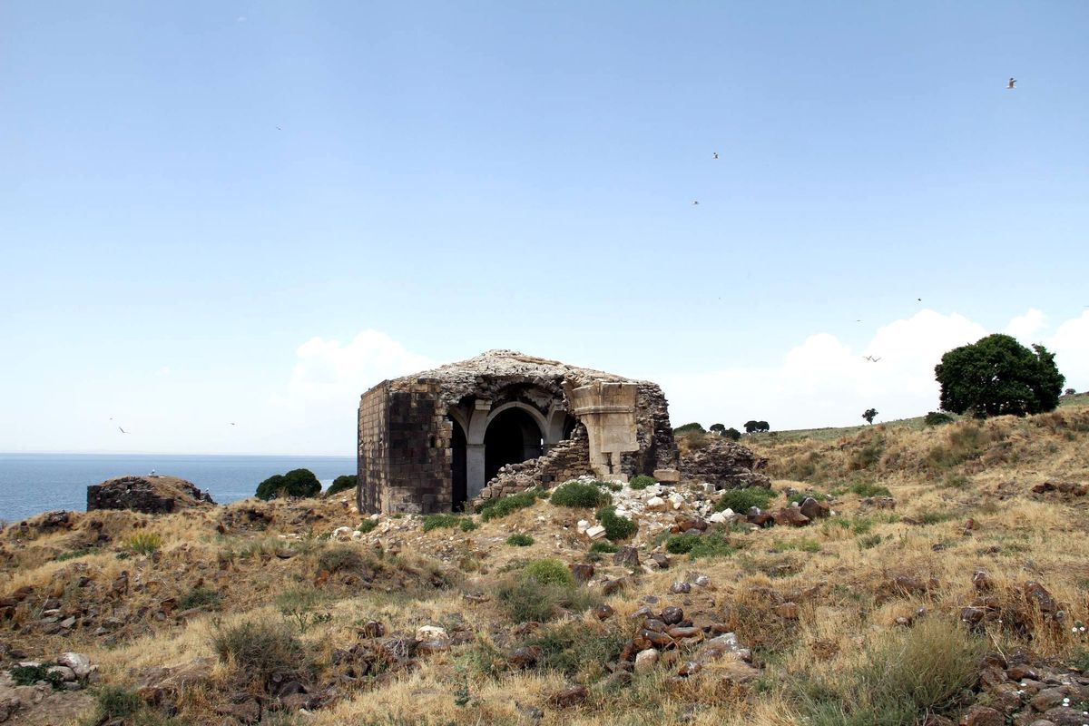 Adır Adası\'ndaki Eserler Restore Edilmeyi Bekliyor