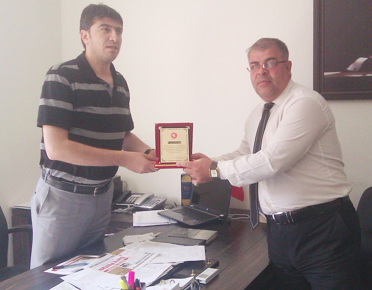 Ağız ve Diş Sağlığı Merkezi Müdürüne Plaket Verildi