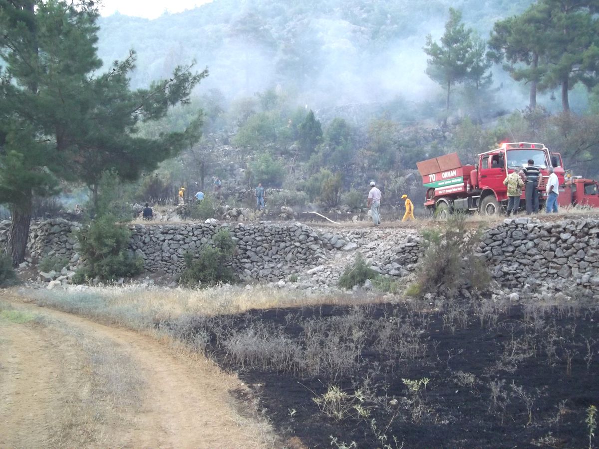 Akseki\'deki Yangında Soğutma Çalışmaları Tamamlandı