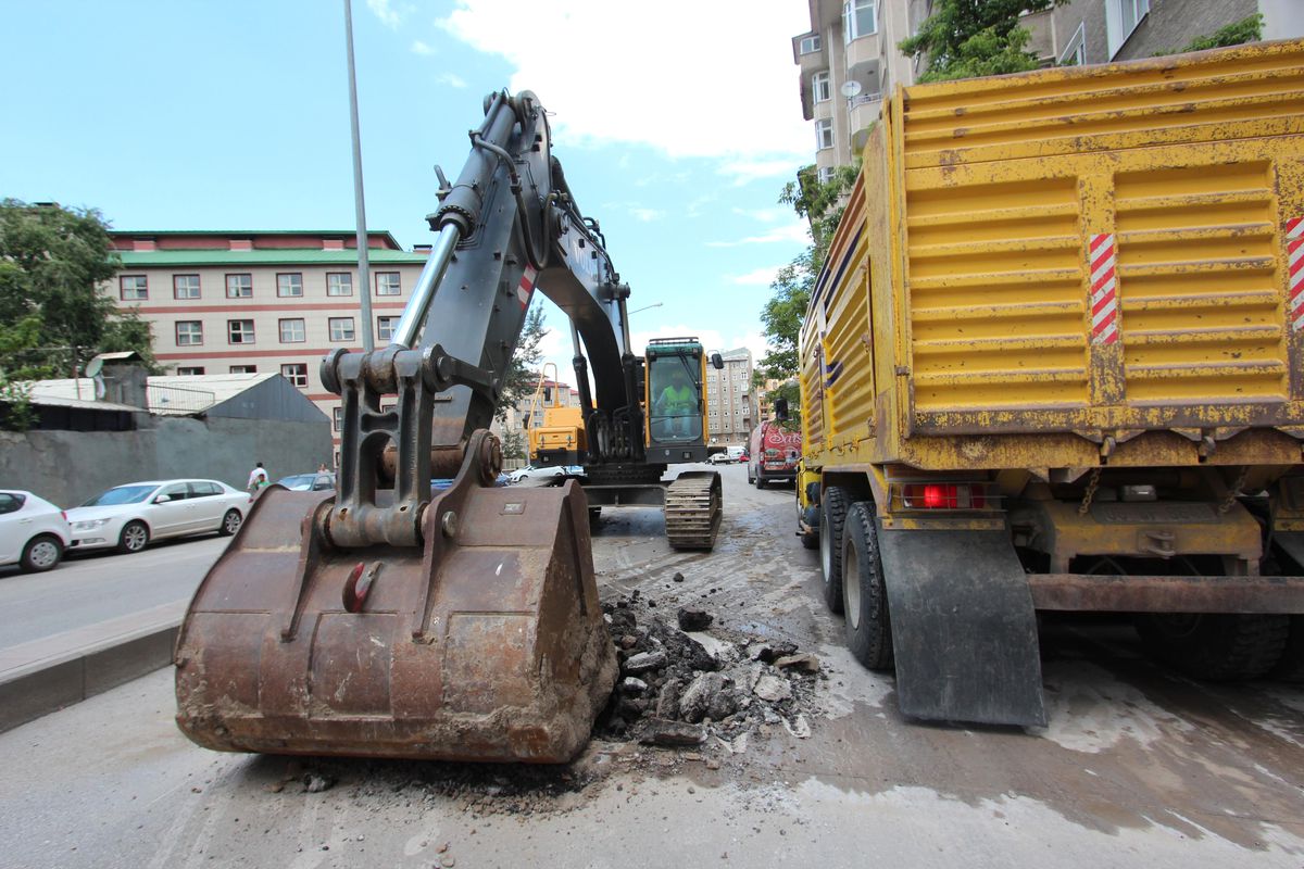 Atık Su Arıtma Tesisi Projesi\'nin Şehir Merkezi Etabına Resmen Başlandı…