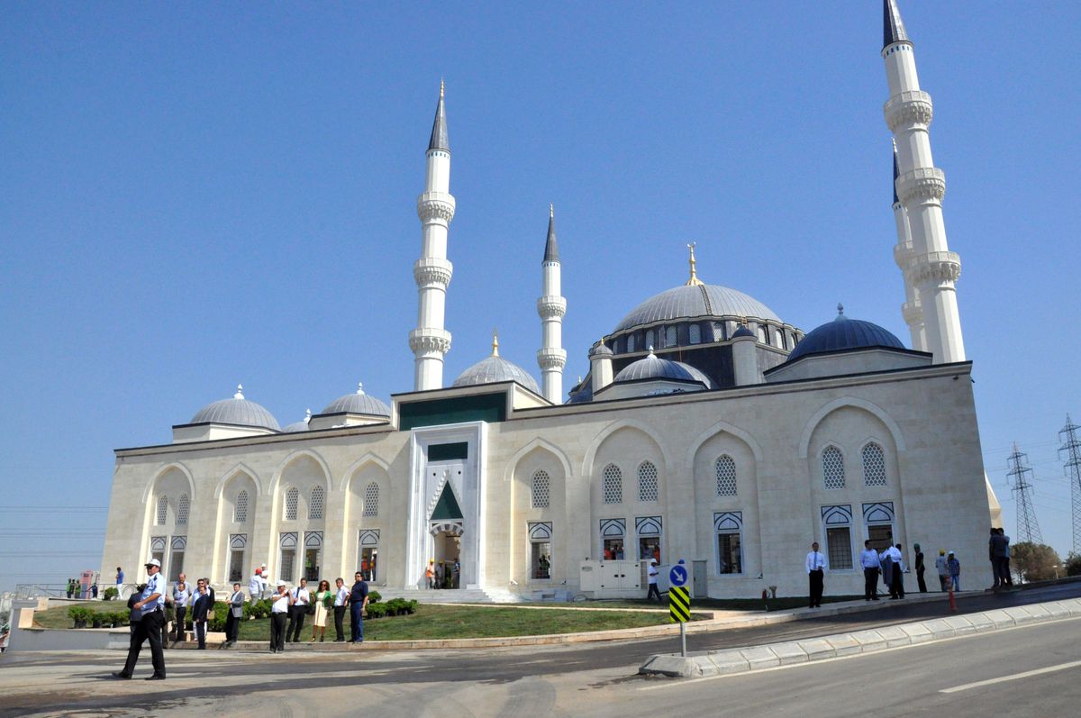 Başbakan Erdoğan, Ramazan\'ın İlk Günü Açılacak Camiyi Gezdi