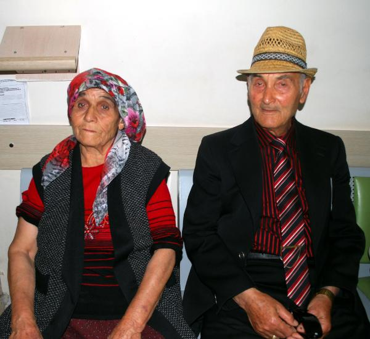 Bıçak Zoruyla 3 Altın Bileziğini Gasp Ettiler