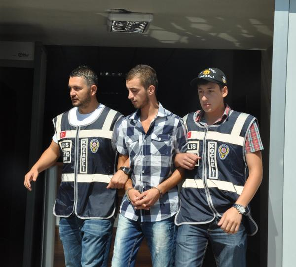 Çaldıklarıyla Tatil Yapan Hırsızlar Yakalandı