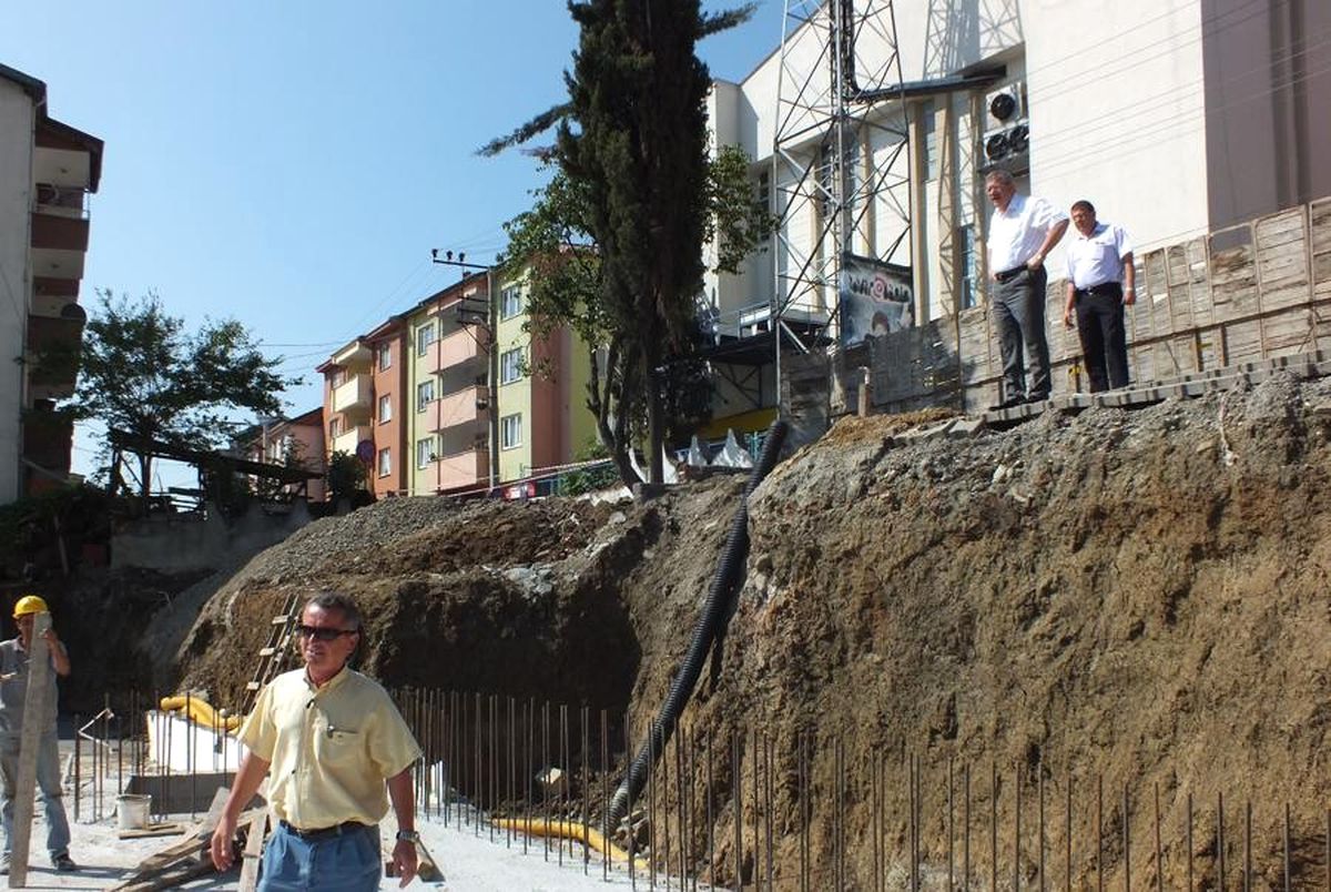 Çaycuma\'da Katlı Otopark