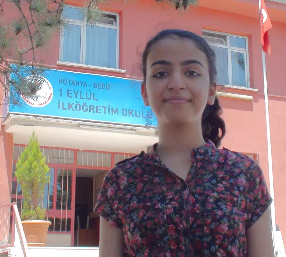 Gediz 1 Eylül İlköğretim Okulu Öğrencisi Gülden Önder Sbs Türkiye Sekizincisi Oldu
