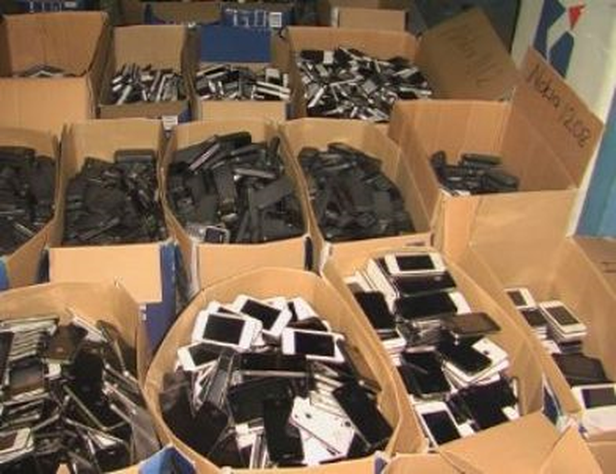 Gümrük Kaçağı 16 Bin 800 Adet Cep Telefonu Ele Geçirildi