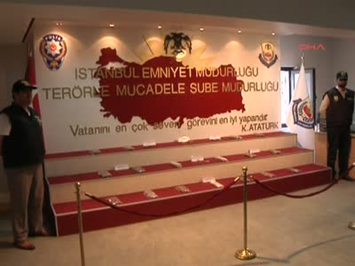 İşte Küçükçekmece\'deki Kazılarda Bulan Patlayıcılar