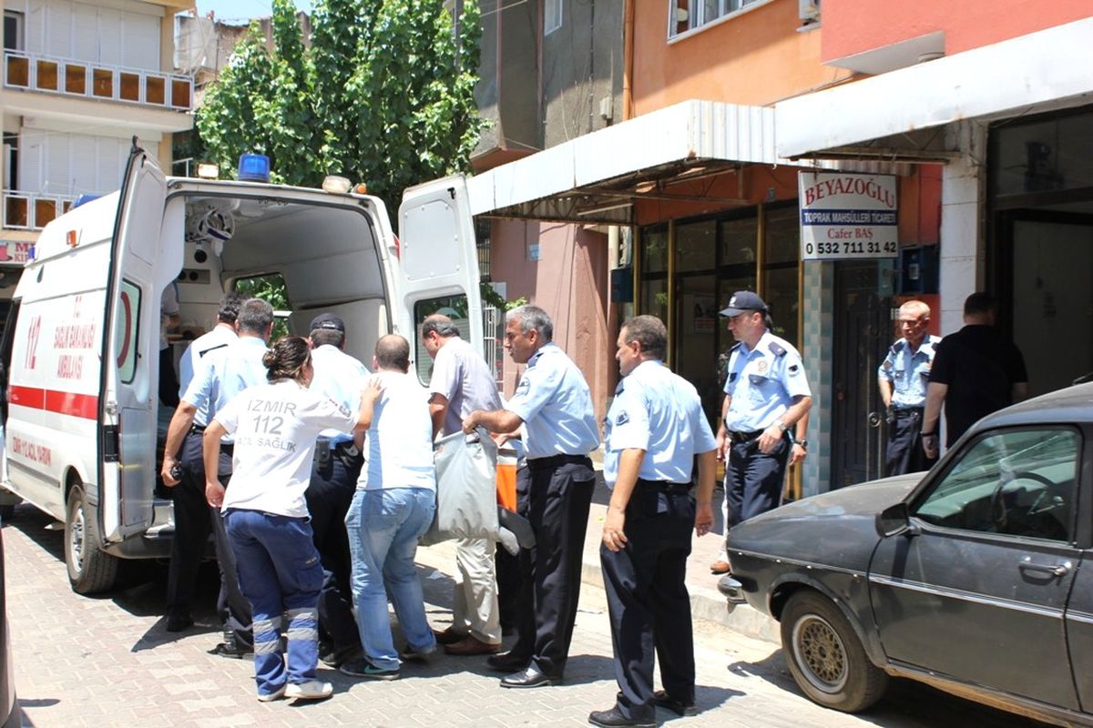 İzmir\'de Silahlı Saldırı: 1 Yaralı