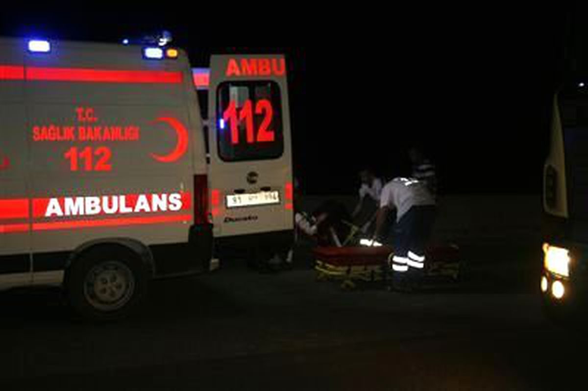İzmir\'de Trafik Kazası: 2 Ölü