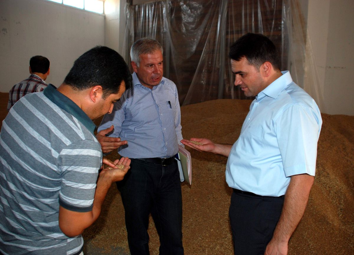 Kaymakam Metin Esen, Kahta TMO\'da İncelemelerde Bulundu