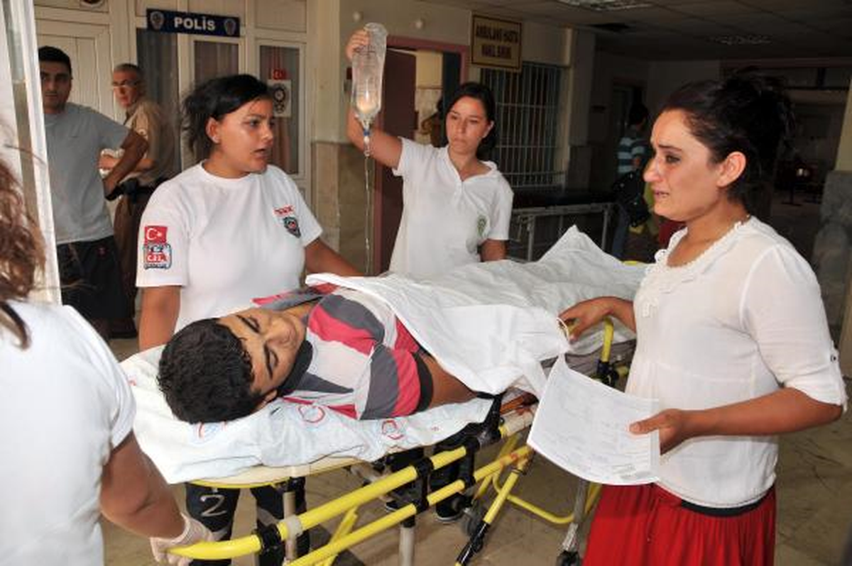 Laf Atıp, Av Tüfeğiyle Yaraladılar