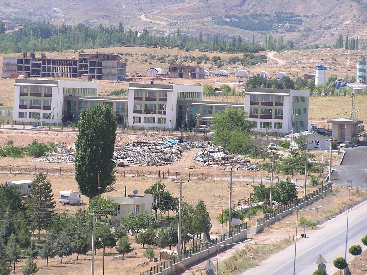 Mahmut Çalık Eğitim Kompleksi'nin Anadolu Lisesi Bölümü Bu Yıl Açılacak