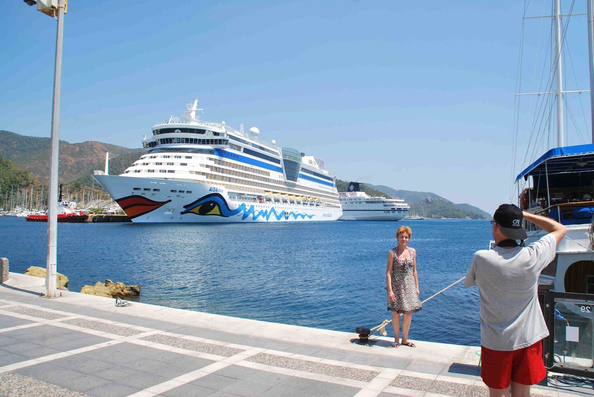 Marmaris İki Gemiye Aynı Anda Ev Sahipliği Yaptı