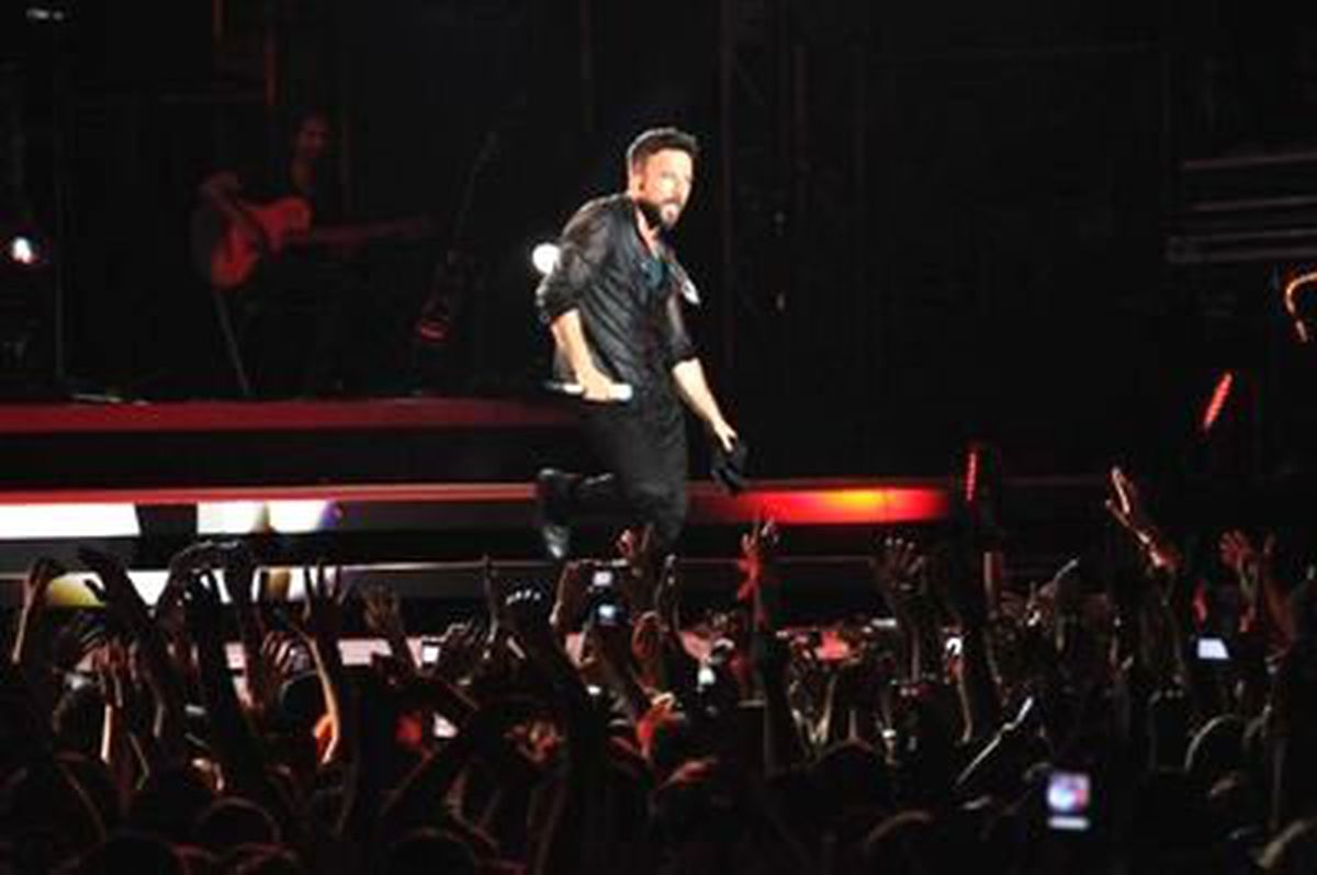 Megastar Tarkan ve Emre Aydın\'dan Muhteşem Konser