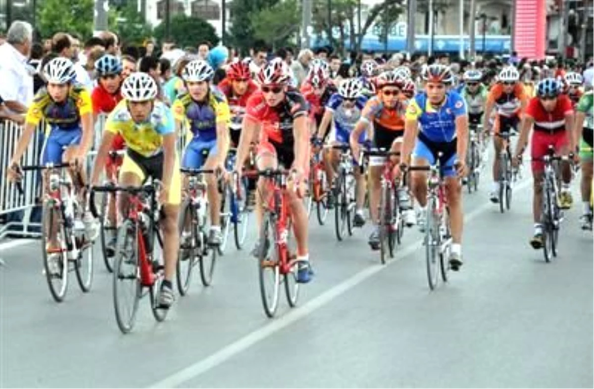 Sivas\'ta Muhsin Yazıcıoğlu Bisiklet Turu Başladı