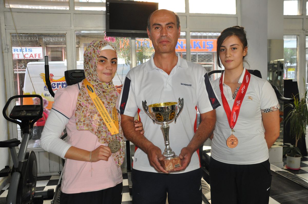 Babalarının Yolundan Gidiyor