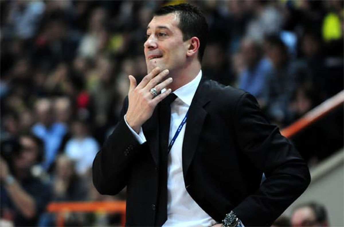 Ufuk Sarıca Pınar Karşıyaka\'da
