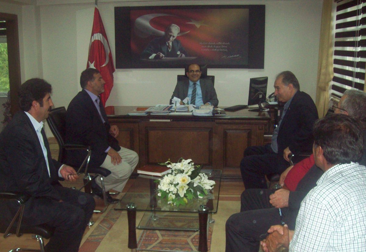 Yılmaz, İlçe Gezilerini Sürdürüyor