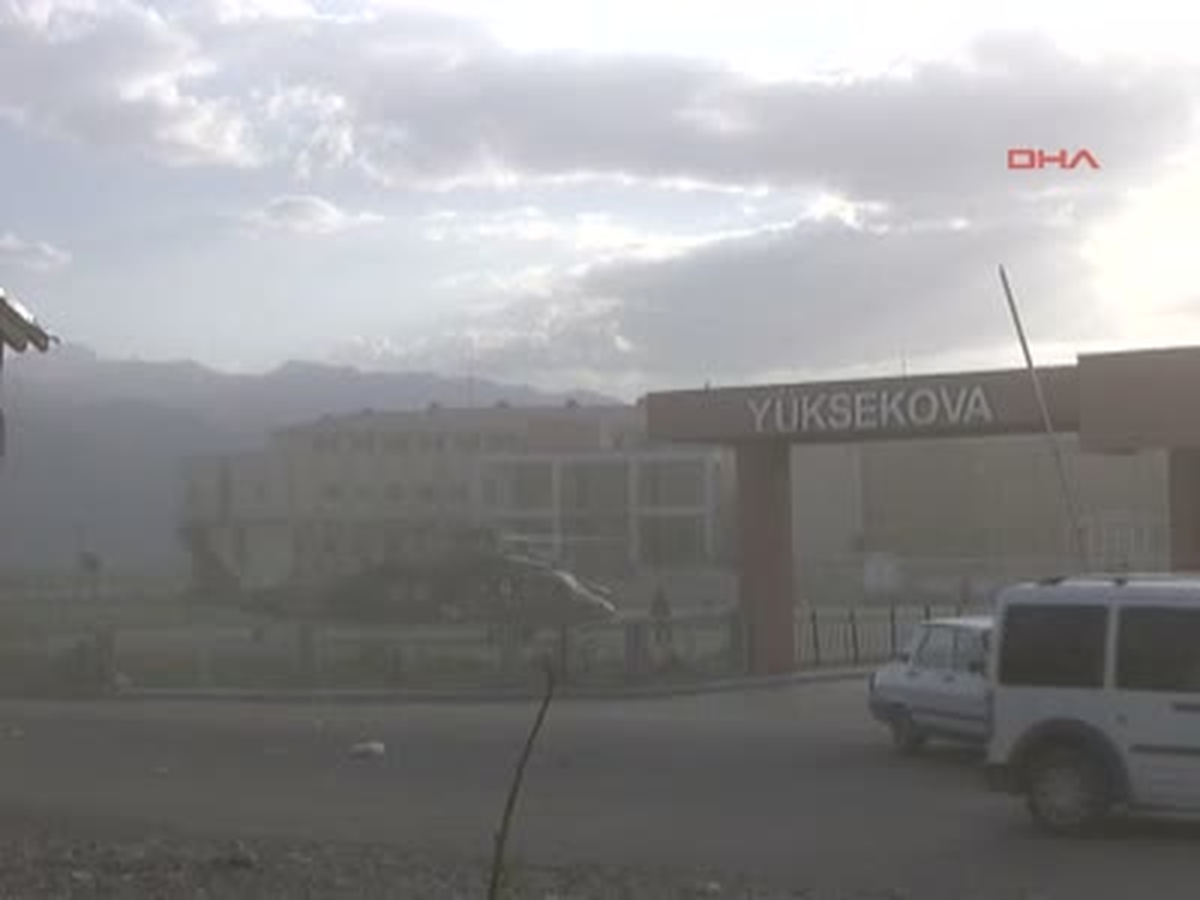 Yüksekova\'da Kaza: 4 Polis Yaralı