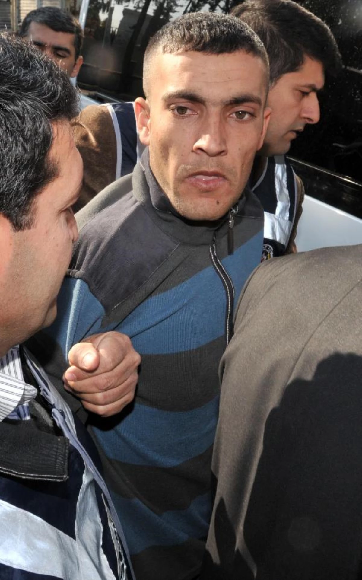 Adana\'da Polisin Elinden Kaçan Hırsızlık Zanlısı Muş\'ta Yakalandı
