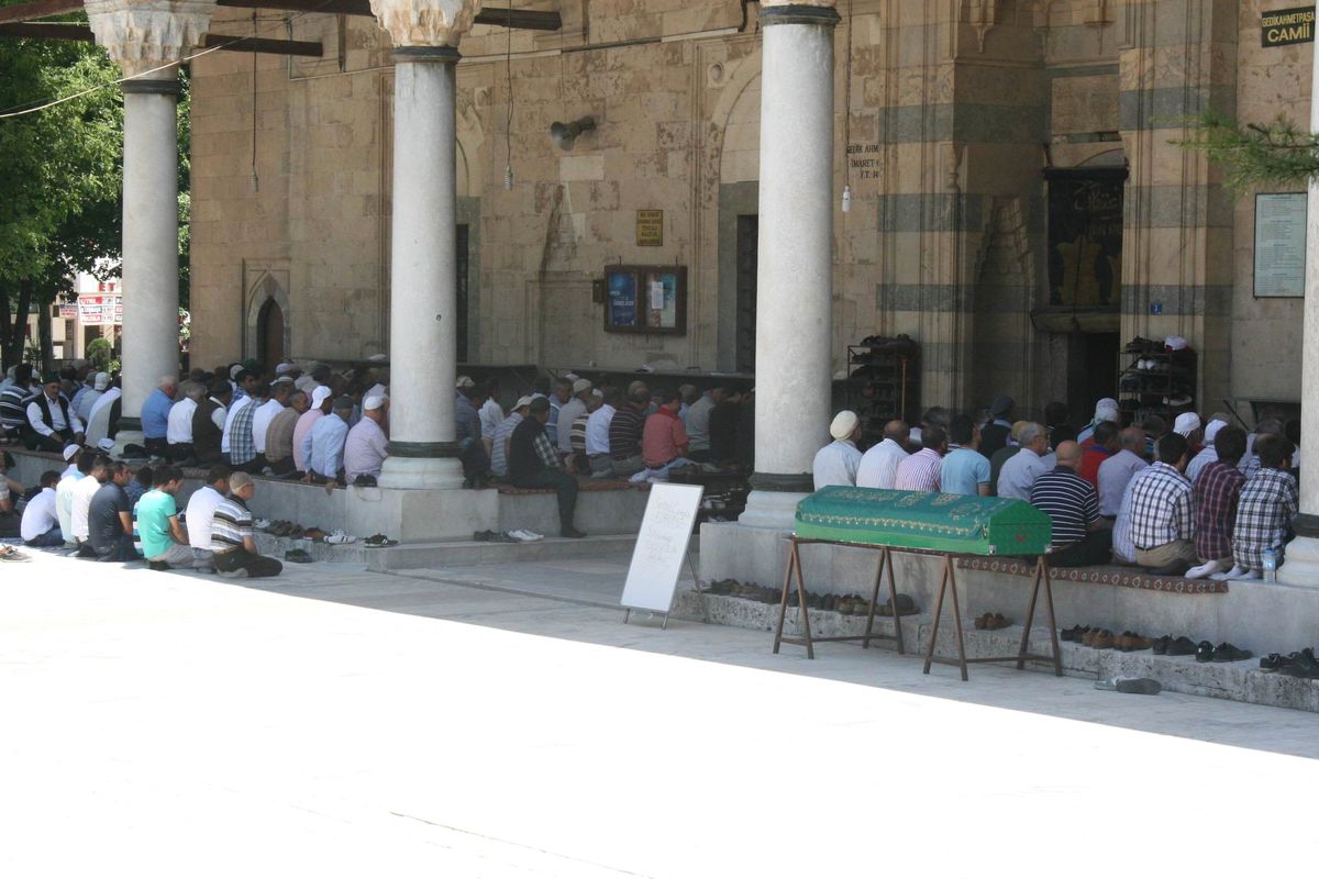 Afyonkarahisar\'da Cenazeler İmaret Cami Yerine Eski Otogar Cami\'nden Kaldırılacak